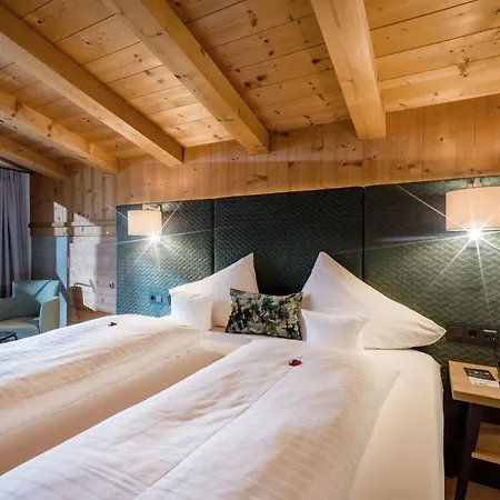 & Sonne 4 Sterne Superior Hotel Kirchberg en Tyrol